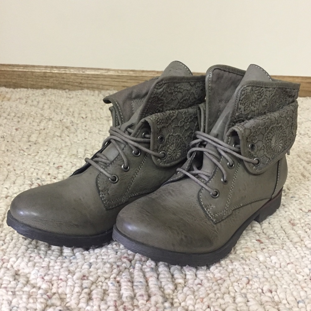 NEW Rock & Candy Women's Spraypaint Combat Boot